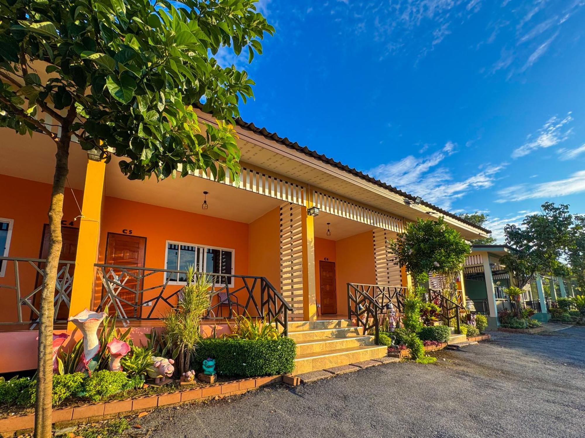 Hotel Baan Suan Mee Tang Chanthaburi Exterior foto